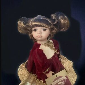Vintage Genuine Porcelain Heather Limited Collector's
Edition Doll, NEW